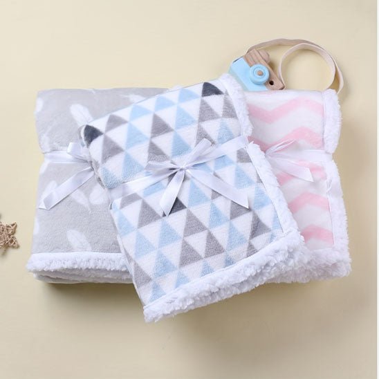 variante de la couverture  bebe geometric