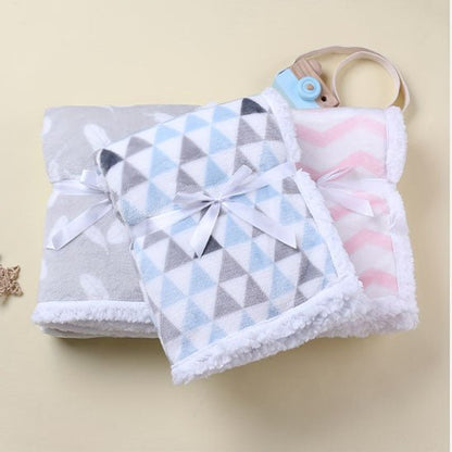 variante de la couverture  bebe geometric